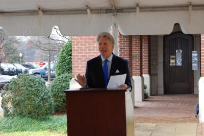 Mayor Welch welcomes guest